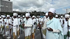 Tausende orthodoxe Christen feiern in Äthiopien das jährliche Meskel-Fest. 