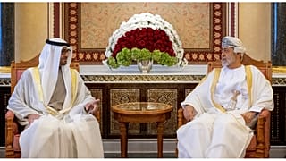 رئيس دولة الإمارات الشيخ محمد بن زايد آل نهيان وسلطان عمان هيثم بن طارق