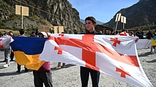 Gürcistan'da Rusya'dan göçler nedeniyle protesto gösterisi düzenlendi