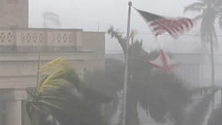 Starke Winde und sintflutartige Regenfälle in Florida