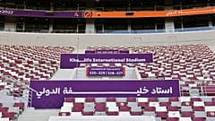 منظر عام لاستاد خليفة الدولي من الخارج في الدوحة استعداداً لكأس العالم لكرة القدم في صورة التقطت يوم الخميس 29 أيلول 2022.