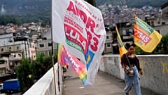 Propaganda electoral en la favela de Rocinha en Río de Janeiro (Brasil).