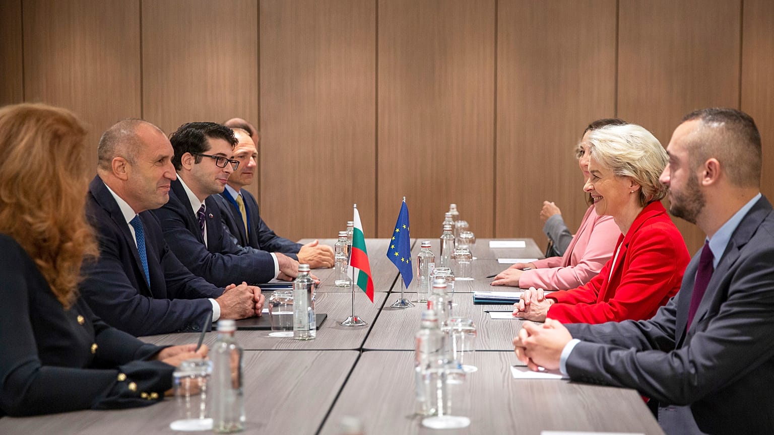 Урсула фон дер Ляйен на встрече с президентом Болгарии Руменом Радевым в Софии