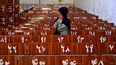 Afganistan'ın başkenti Kabil'de Şii Hazara nüfusun yoğun yaşadığı Deşti Berçi semtinde bir eğitim merkezini hedef alan saldırıda çoğu kız öğrenci 53 kişi yaşamını yitirdi