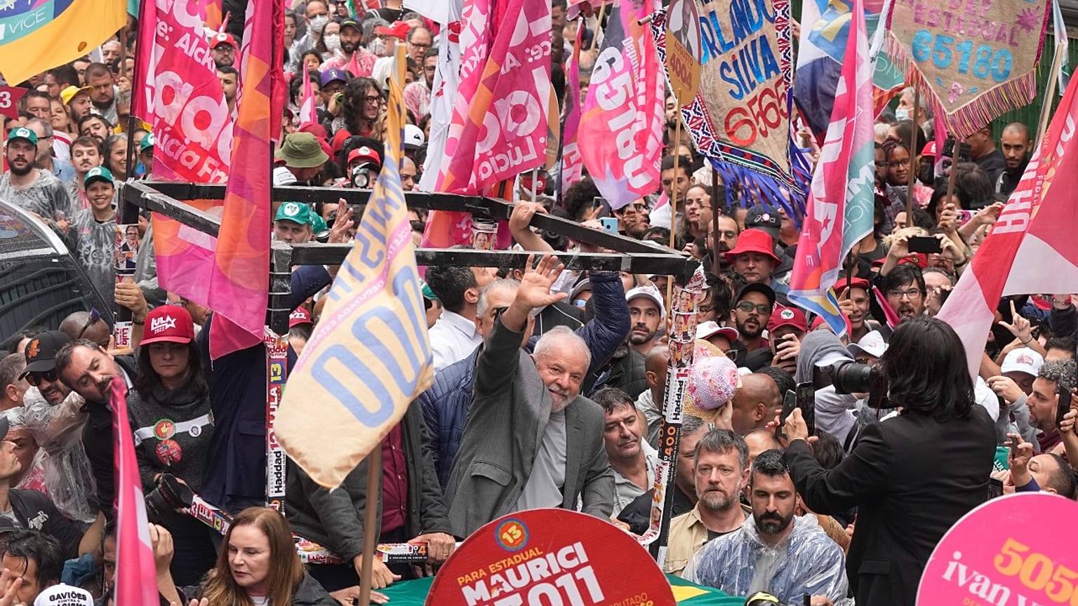 Brazil's former President Luiz Inacio Lula da Silva, who is running for re-election, campaigns a day ahead of the country's general elections, in Sao Paulo, October 1, 2022.
