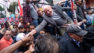 El candidato izquierdista Lula da Silva en su último mitin antes de la primera vuelta de las elecciones presidenciales brasileñas