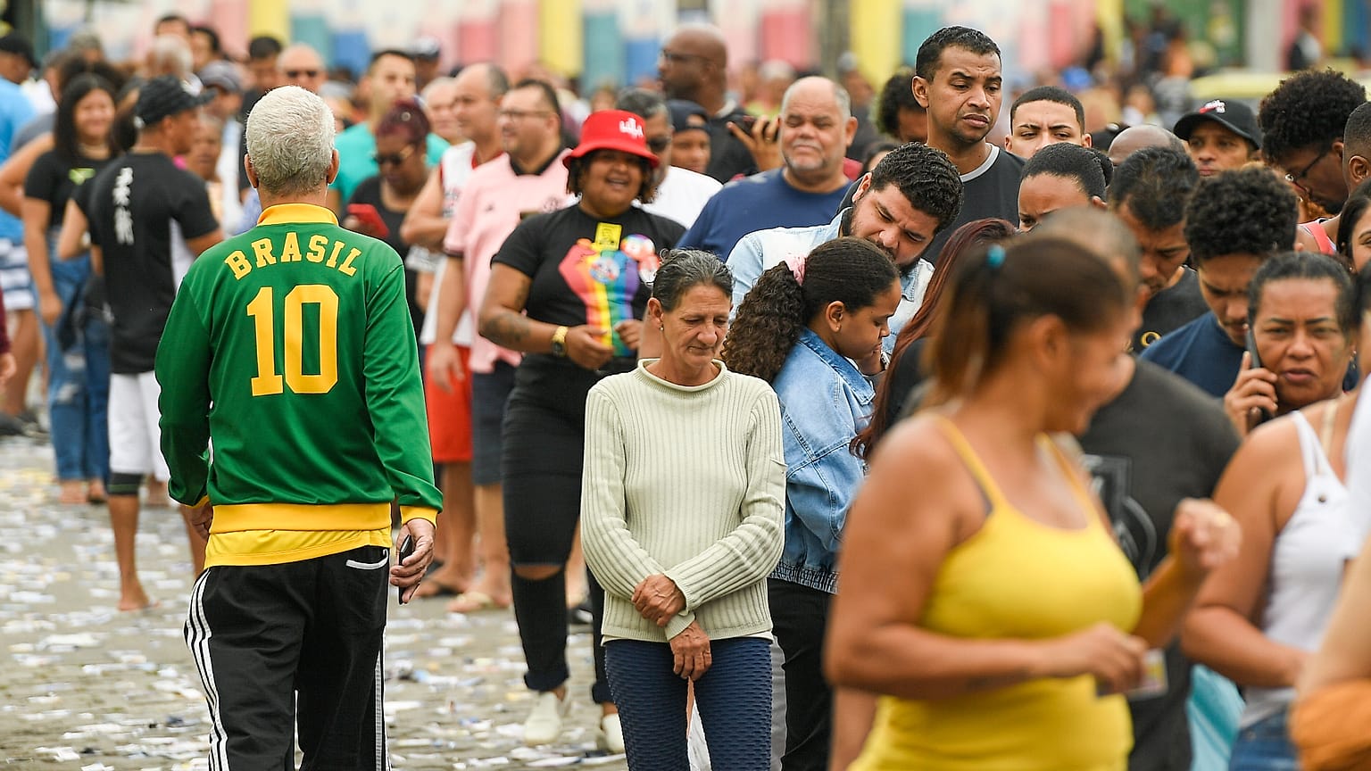 Longas filas para votar no Rio de Janeiro desde as 08 horas da manhã