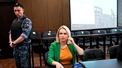 Marina Owsjannikowa am 28. Juli 22 vor einem Moskauer Gericht