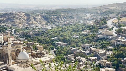 مدينة عقرة في إقليم كردستان العراق. 
