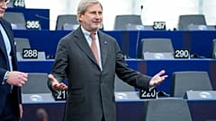 Johannes Hahn költségvetési biztos a vitán