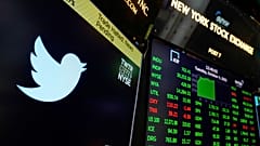 La cotation de l'action Twitter a été suspendue mardi à la Bourse de New York "en attendant des informations" 
