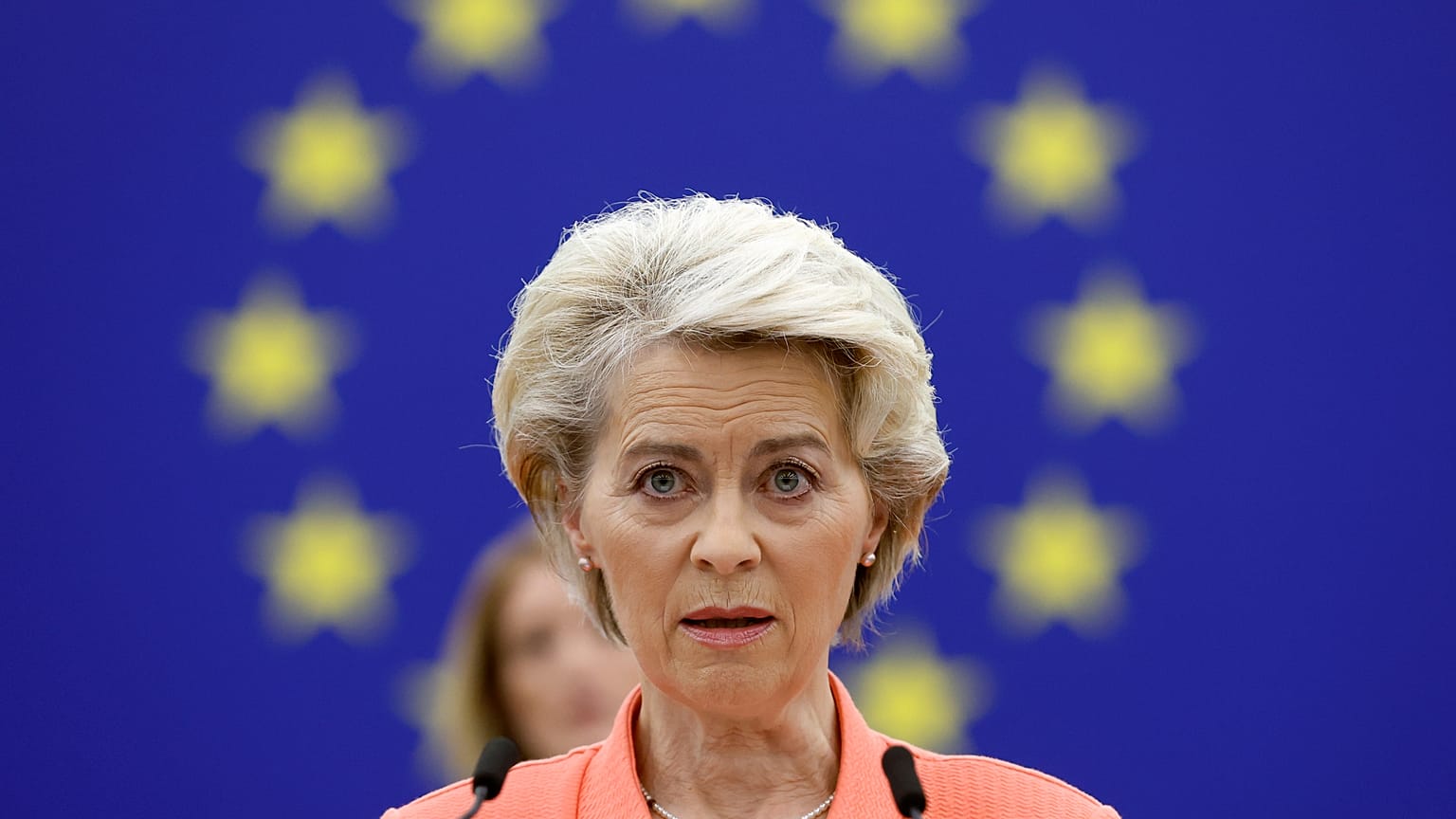 "Nunca aceptaremos los falsos referendos de Putin ni ningún tipo de anexión en Ucrania. Tenemos la determinación de que el Kremlin siga pagando", dijo Ursula von der Leyen.