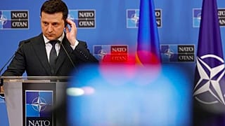 Wolodymyr Selenskyj während einer Konferenz mit NATO-Generalsekretär Jens Stoltenberg in Brüssel 