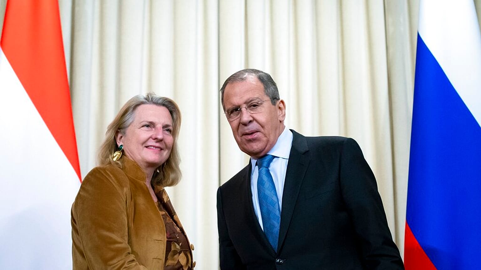 Die ehemalige Außenministerin Österreichs Karin Kneissl und der russische Außenminister Sergey Lavrov im März 2019 nach Gesprächen in Moskau