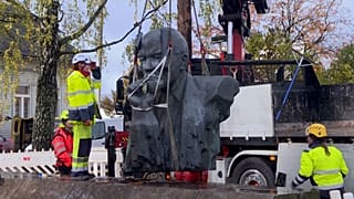 Finlandiya'nın Kotka şehrindeki son Lenin heykeli kaldırıldı. Ülke 19. yüzyılda uzun bir süre Çarlık Rusyası'na bağlı olarak yönetilmişti.