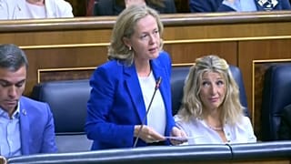 La vicepresidenta primera y ministra de Economía, Nadia Calviño subrayó al diputado de VOX Iván Espinosa de los Monteros la amplitud de las ayudas