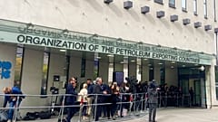 Die OPEC will die Ölfördermengen ab November um 2 Millionen Barrel pro Tag reduzieren.