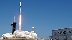 Space X leva cosmonauta russa Anna Kikina à Estação Espacial Internacional