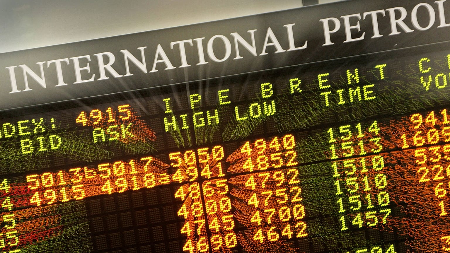 بورصة البترول الدولية في لندن. 