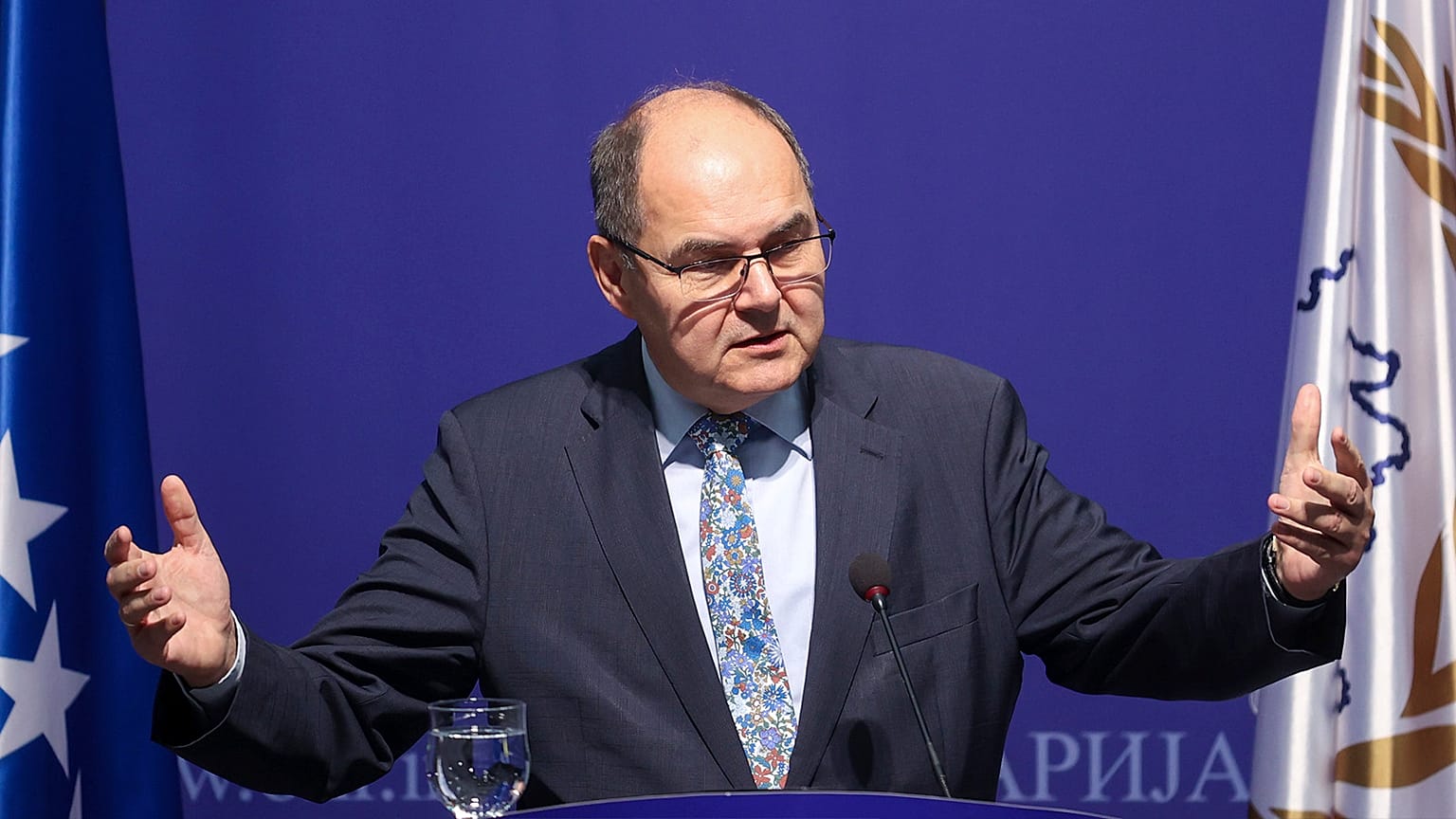Christian Schmidt, High Representative for Bosnia and Herzegovina, addresses the media in Sarajevo, 5 October 2022