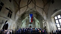 Familienfoto des ersten Gipfels der Europäischen Politischen Gemeinschaft in Prag
