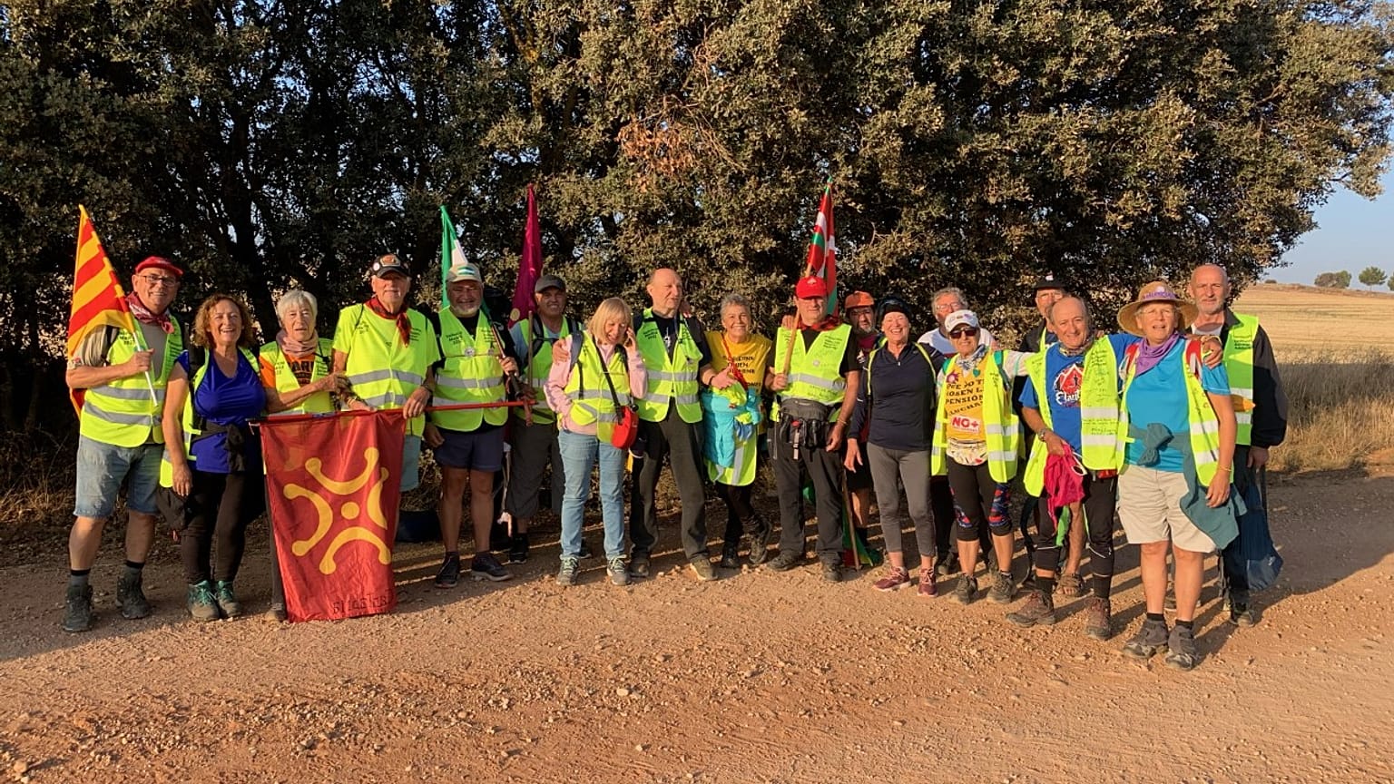 Parte del grupo de pensionistas que marcha desde Valencia hasta Madrid