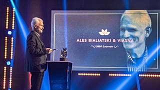 Alesz Bjaljacki belarusz aktivista, az egyik idei díjazott (2020-as felvétel)