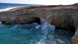 Το διαλυμένο ιστιοφόρο των μεταναστών στα Κύθηρα