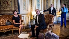  Fransa Dışişleri Bakanı Catherine Colonna (solda) Fransa eski Dışişleri Bakanı Le Drian
