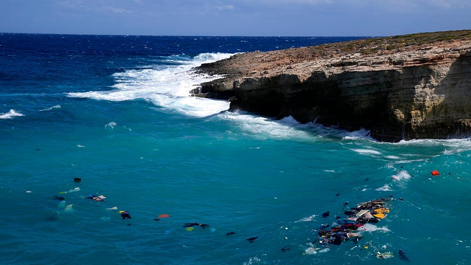 Squadre di ricerca al largo di Kythira.