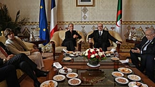 رئيسة الوزراء الفرنسية إليزابيث بورن في الجزائر