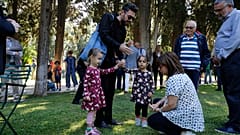 Άνοιξαν πάλι οι κήποι του προεδρικού μεγάρου