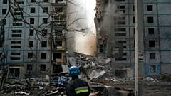 В одной из высоток полностью уничтожен целый подъезд