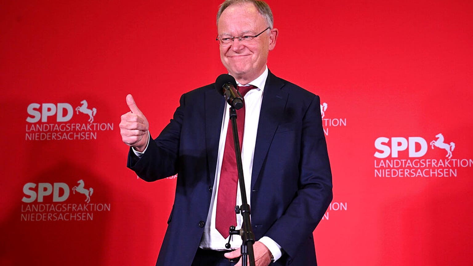 Stephan Weil (SPD), Ministerpräsident von Niedersachsen, feiert den Sieg bei der Landtagswahl