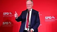Stephan Weil (SPD), Ministerpräsident von Niedersachsen, feiert den Sieg bei der Landtagswahl