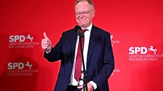 Stephan Weil (SPD), Ministerpräsident von Niedersachsen, feiert den Sieg bei der Landtagswahl