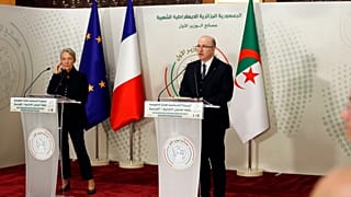 La première ministre française Elisabeth Borne et son homologue algérien, Aïmene Benabderrahmane, à Alger, le 9 octobre 2022