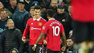 Ronaldo celebra com Rashford primeiro golo da époica na Liga inglesa e o 700.° por clubes