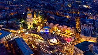 Kiev foi atingida por duas vagas de mísseis esta segunda-feira