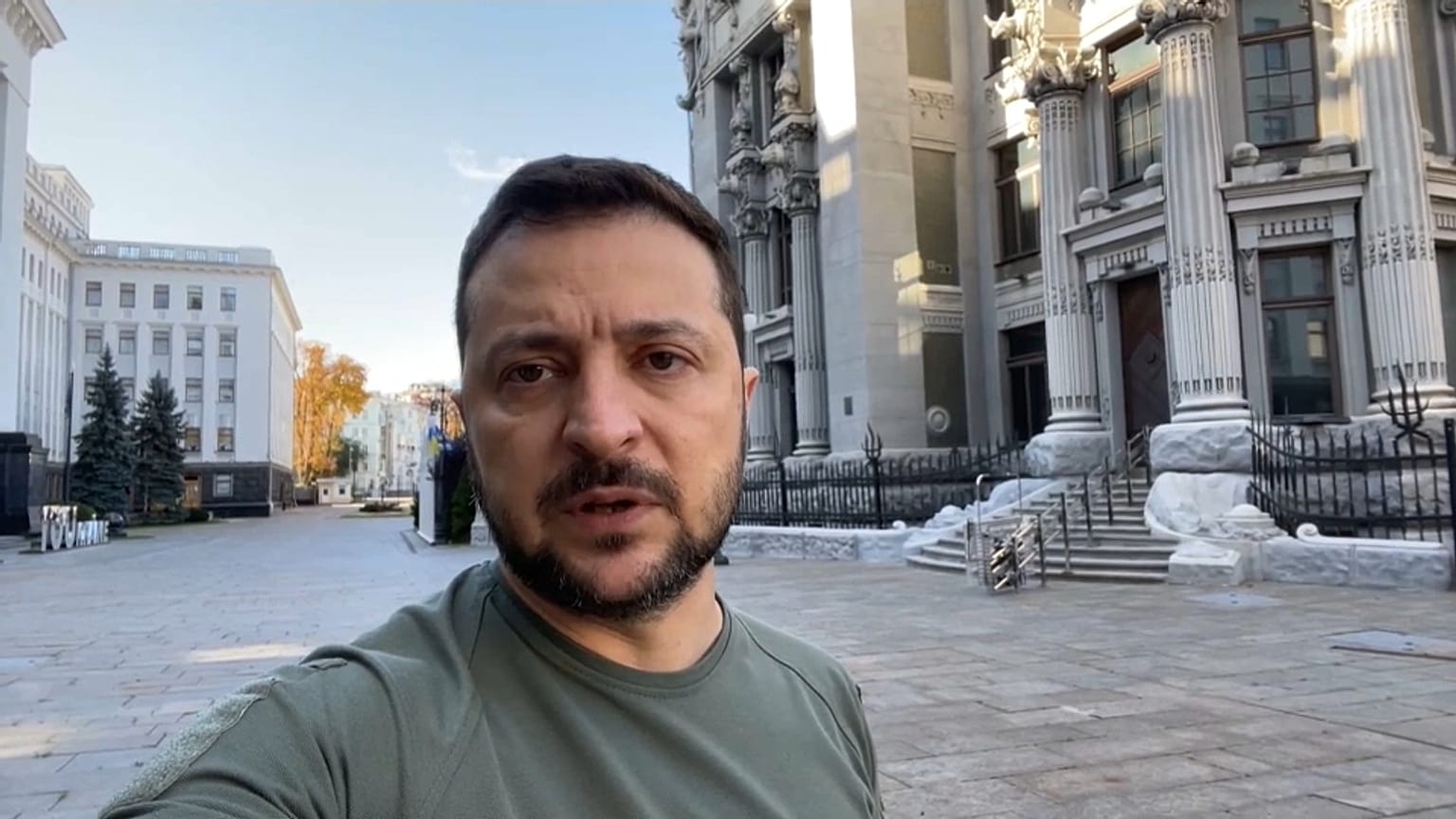 Volodymyr Zelensky s'adressant à la population, le lundi 10 octobre 2022