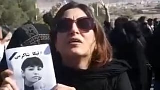 نسرین شاکرمی مادر نیکا شاکرمی