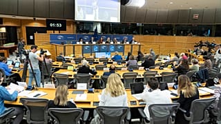 Η επιτροπή όπου έδωσε απαντήσεις η εκπρόσωπος της Pfizer