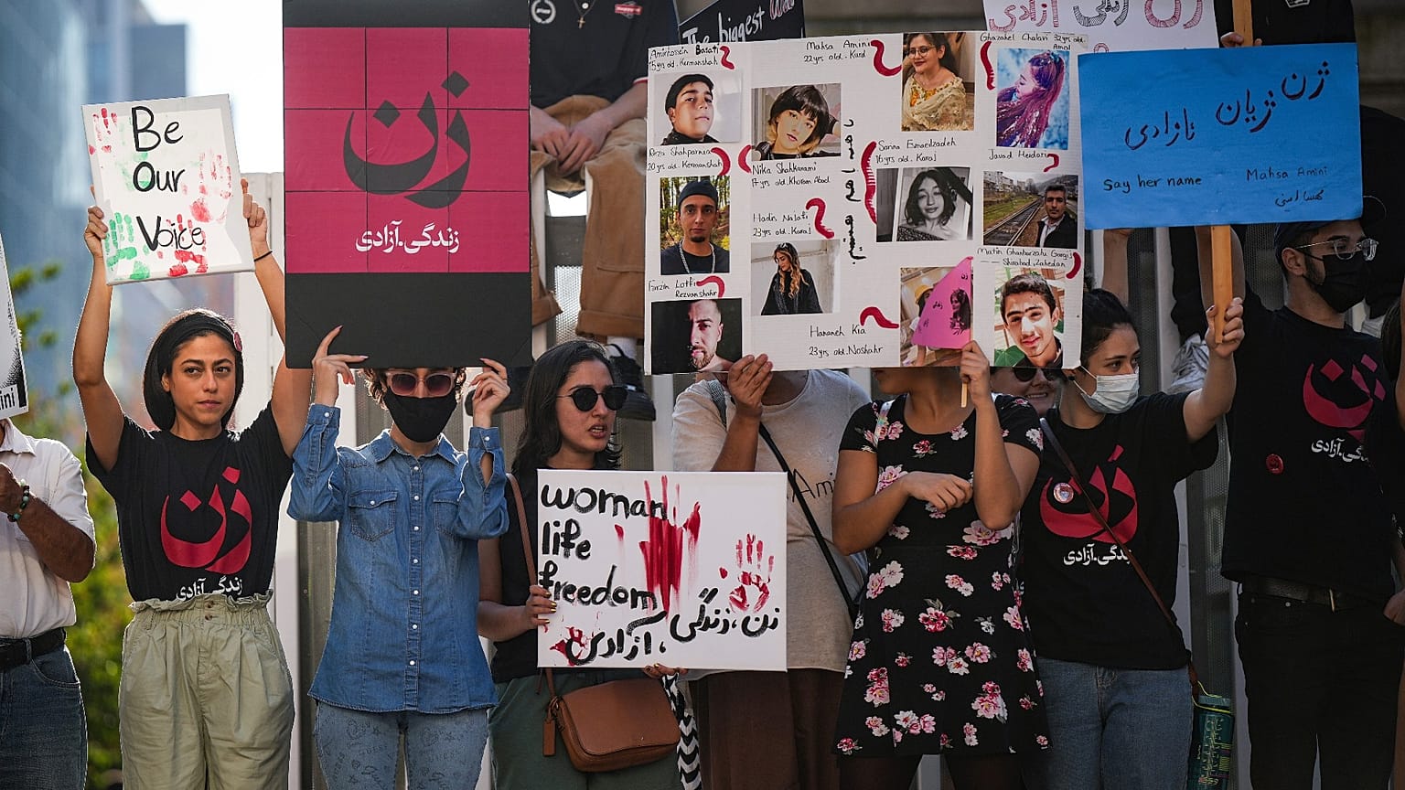 من تظاهرة مؤيدة للاحتجاجات الإيرانية في كندا 