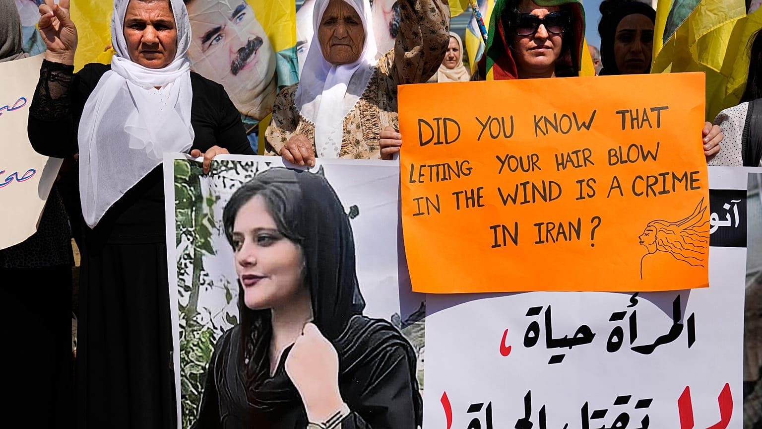 من المسيرة الاحتجاجية في بيروت 