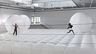 Giant Billiard, Haus-Rucker-Co (Laurids Ortner, Günter Zamp Kelp og Klaus Pinter), 1970/2022.