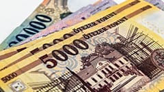 Egyre kevesebbet ér a forint