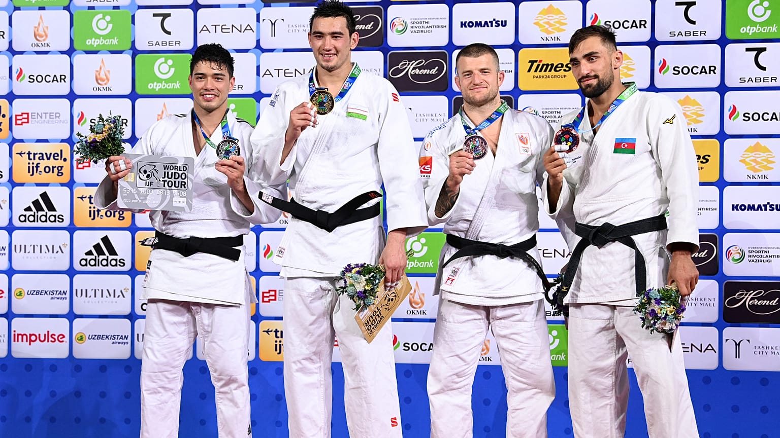 Le podium des -100kg aux Mondiaux de Tachkent, en Ouzbékistan, mardi 11 octobre 2022.
