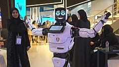 Selbstfahrende Autos, fliegende Taxis und Humanoide auf der GITEX 2022