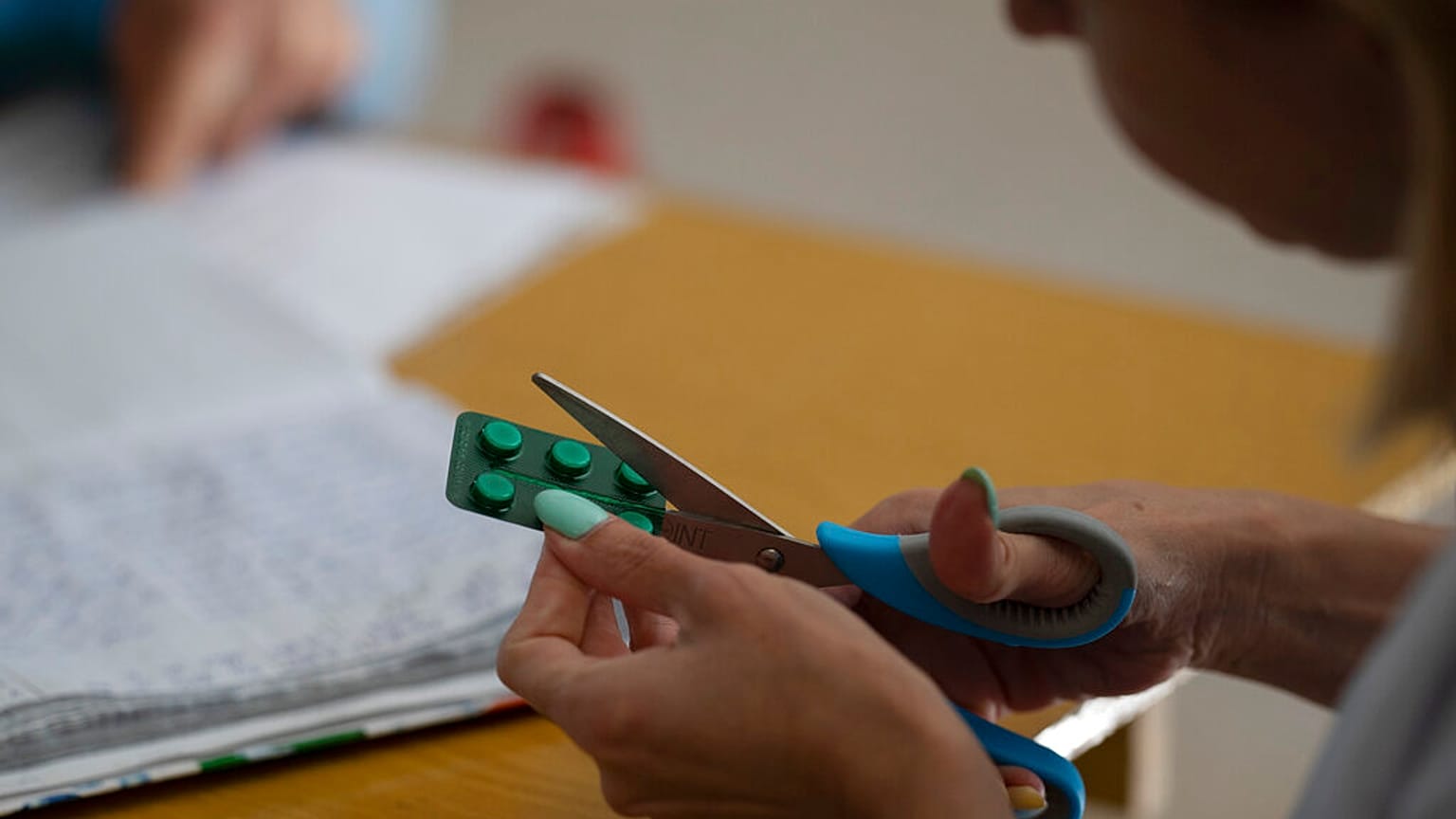 Sosyal İşler ve Sağlık Bakanlığı, nükleer bir olay gerçekleşmesi ihtimaline karşı halka iyot tablet kullanılmasını tavsiye etti
