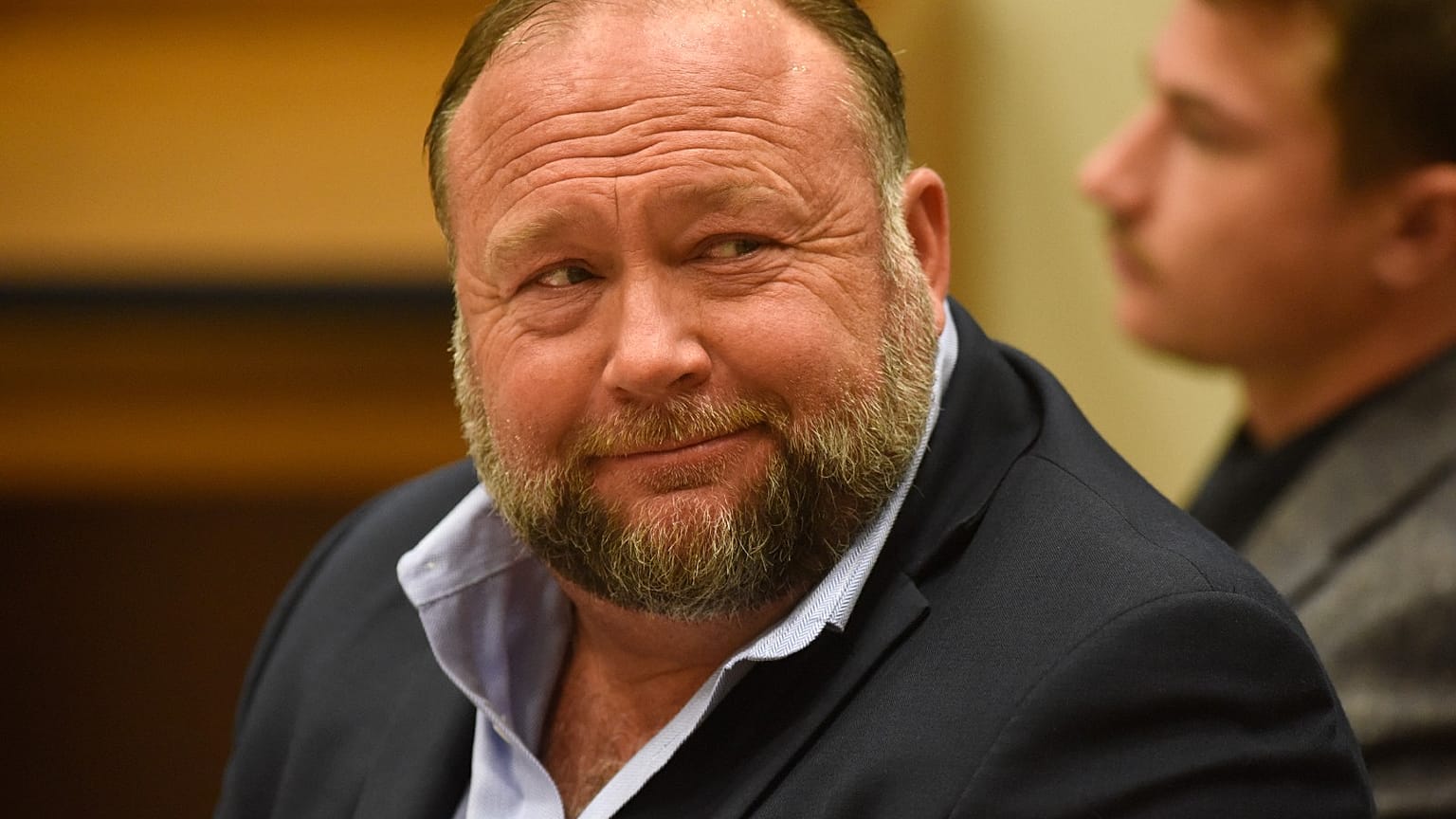 Alex Jones, az Infowar konspirációs oldal szerkesztője